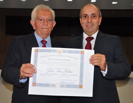 Galileu Machado diplomado como Prefeito eleito de Divinópolis e 17 candidatos diplomados vereadores eleitos Galieleu Machado - diploma